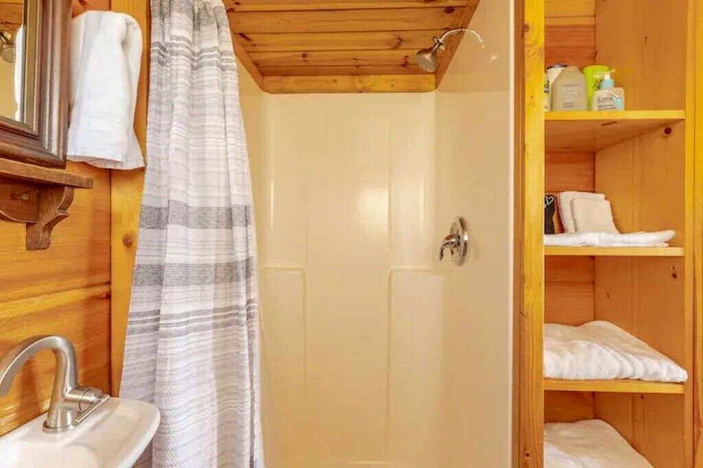 Handtücher, Seife, Shampoo, Toilettenpapier