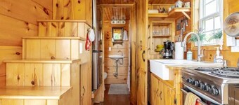 Tiny House on Top of a Hill: SPECTACULAR VIEWS!