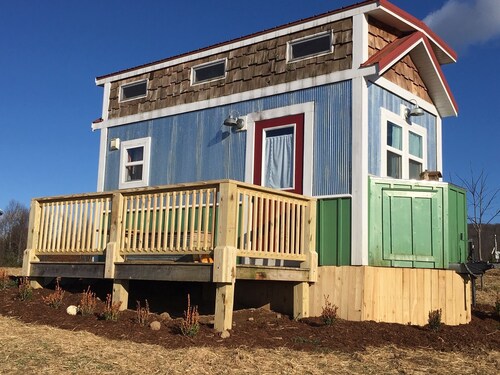 Tiny House on Top of a Hill: SPECTACULAR VIEWS!