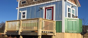 Tiny House on Top of a Hill: SPECTACULAR VIEWS!