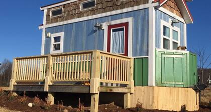 Tiny House on Top of a Hill: SPECTACULAR VIEWS!