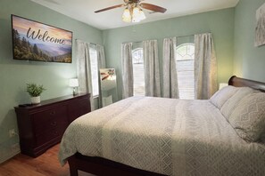 8 bedrooms, desk, iron/ironing board, travel cot