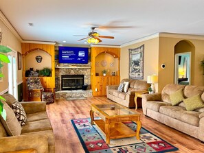 Televisor intel·ligent, llar de foc, videojocs i reproductor de DVD 