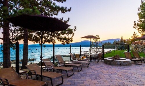 Condo-Private Beach!