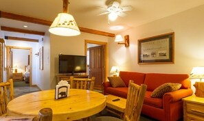 Fernseher, Kamin, DVD-Player, Tischtennisplatte