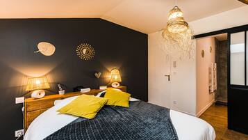 2 bedrooms, in-room safe, iron/ironing board, travel crib