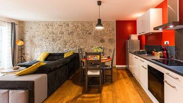 Microwave, oven, stovetop, dishwasher