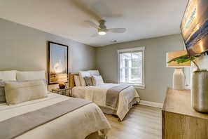 5 bedrooms, iron/ironing board, free WiFi, bed sheets