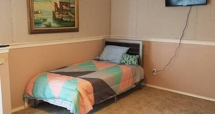 Cozy Loft Ă 3,2 km du Cowboys Stadium / Six Flags. 4-6 personnes.