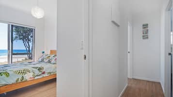 3 bedrooms, bed sheets