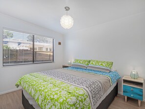3 bedrooms, bed sheets