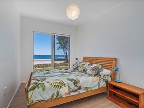 3 bedrooms, bed sheets