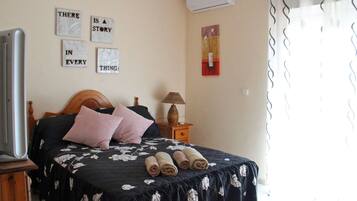 4 slaapkamers, een strijkplank/strijkijzer, gratis wifi, beddengoed