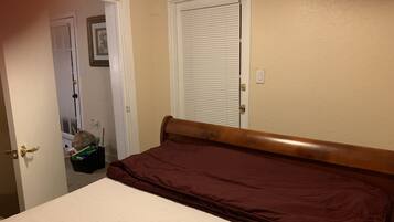 1 bedroom, iron/ironing board, WiFi, bed sheets