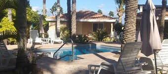 Cabana #7 Poolside in paradise, quiet ambiance