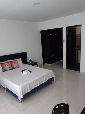 Comfort Room (#201) | Individually decorated, individually furnished, laptop workspace - Rincon de Granada (Cali)