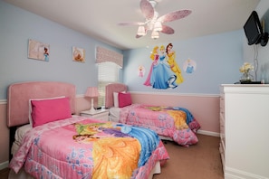 Maison, 5 chambres (5 Bathrooms) | 5 chambres, décor unique, ameublement unique, fer et planche à repasser