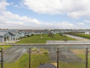 Property grounds - 4 bedroom accommodation in Filey, near Scarborough (Filey, near Scarborough)