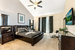 7 bedrooms, desk, free WiFi - Stunning 7 bed Home With South Facing, Private Pool and spa not Overlooked Near Disney With Cinema Room - 468 (Kissimmee)