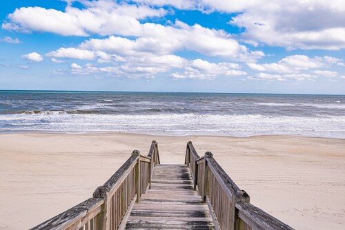 August Rush - Corolla, Whalehead, Oceanfront, Elevator, Pool Table, Dunetop Deck, Pets OK