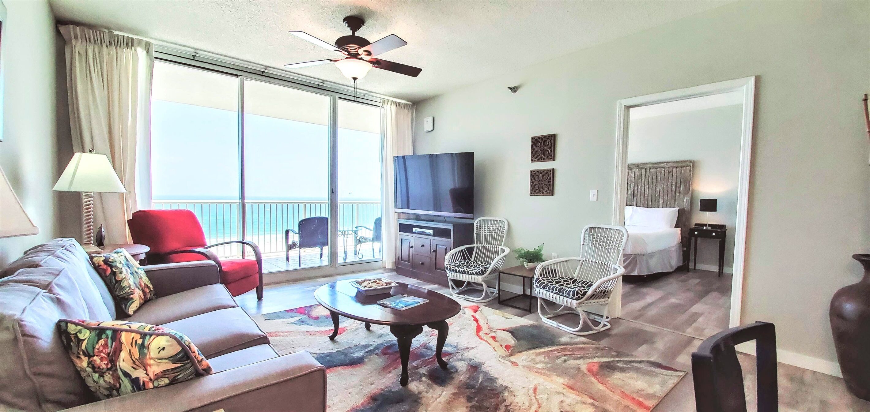 Smart-TV, DVD-spiller, fotballspill og bordtennis