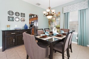 Huis, 6 slaapkamers (4.5 Bathrooms) | Dineren in de kamer