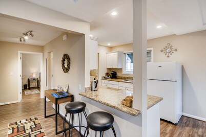 Private Beautiful 2 Bedroom Units w/ FAST FREE WIFI