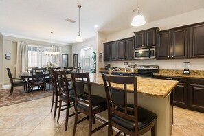 House, 6 Bedrooms (5 Bathrooms) | Private kitchen