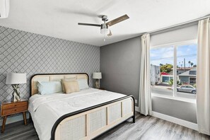 1 habitación, tabla de planchar con plancha, wifi gratis y ropa de cama