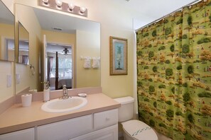 House, 6 Bedrooms (5.5 Bathrooms) | Bathroom