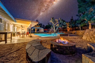  1/2 Acre Epic Pool and Spa 2 King Beds  Bunk with 2 Queens