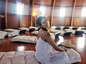 Spa - 25% Off 7-Night Stay 1/2 Acre Epic Pool and Spa 2 King Beds  Bunk with 2 Queens (Yucca Valley)