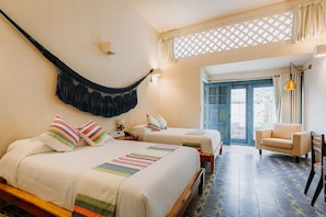 디럭스룸, 더블침대 2개 | 고급 침구, 오리/거위털 이불, 각각 다른 스타일의 인테리어, 각각 다르게 가구 비치