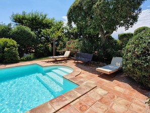 Pool - 5-star pool villa with view of the bay of St Tropez (LES ISSAMBRES)
