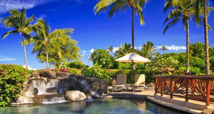 I. P.M ESITTÄÄ: Penthouse I203 - Suunnittelijan sisustus- ja merinäkymät!