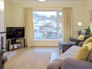 Living area - 3 bedroom accommodation in St Dogmaels (St Dogmaels)