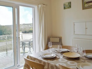 Dining - 3 bedroom accommodation in St Dogmaels (St Dogmaels)