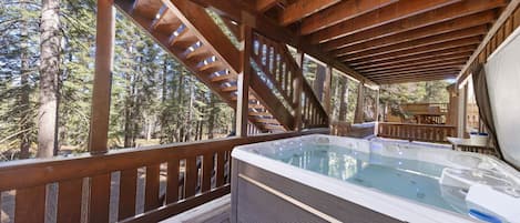 Outdoor spa tub