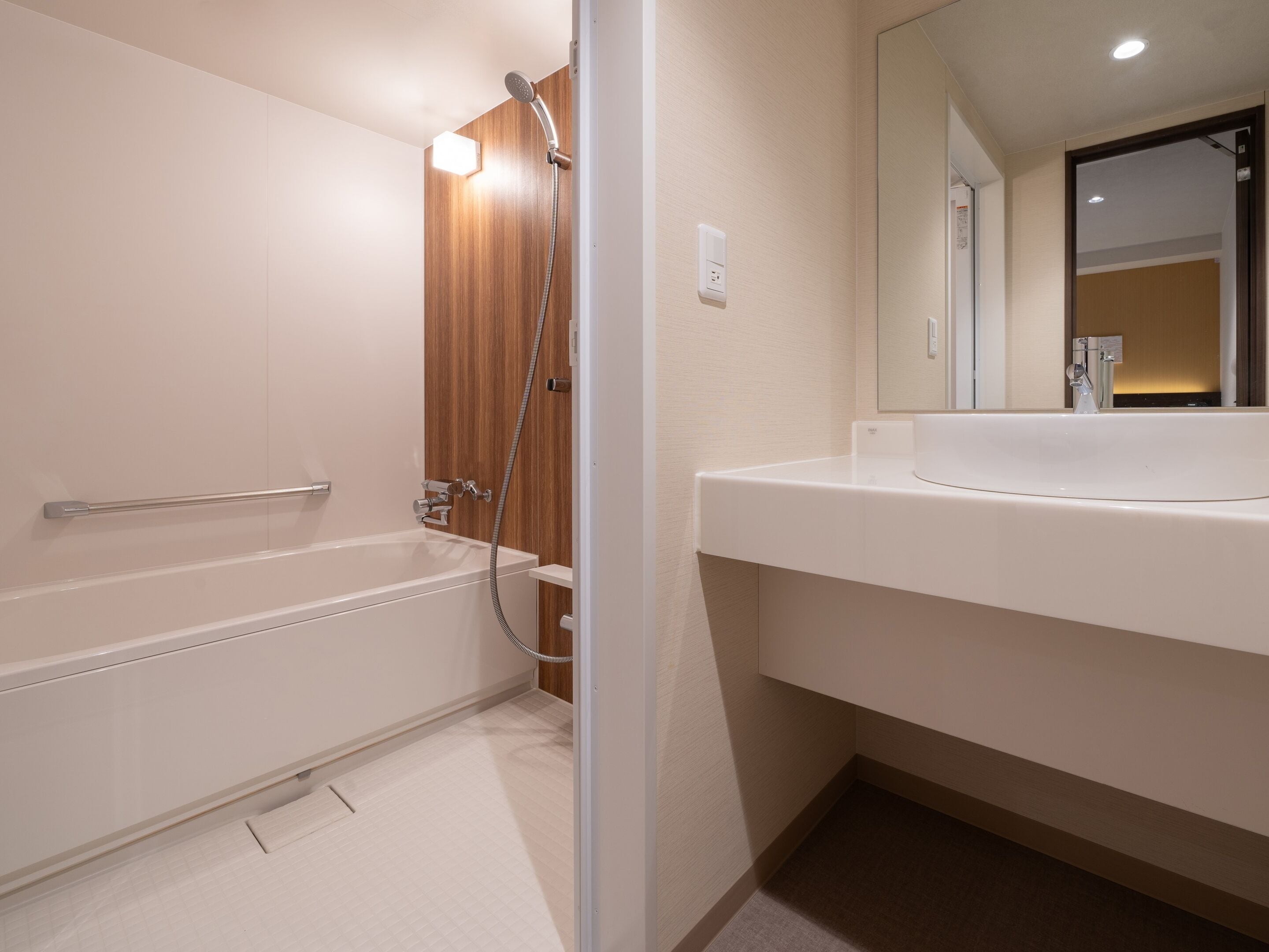 moderate twin room | bathroom | separate bathtub and shower, free toiletries, hair dryer, slippers