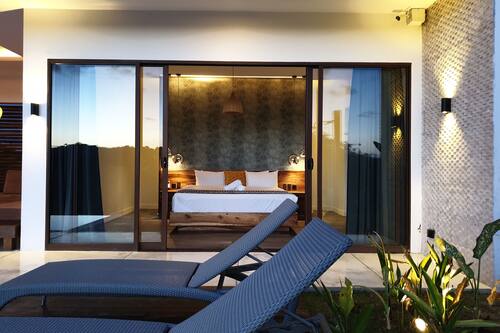 Grand Villa, Non Smoking, Garden View | Premium bedding, Select Comfort beds, minibar, in-room safe