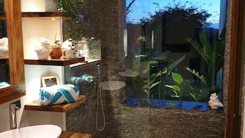Grand Villa, Non Smoking, Garden View | Bathroom | Shower, rainfall showerhead, free toiletries, hair dryer