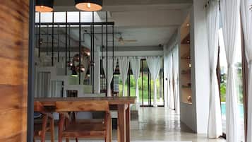 Exclusive-Villa, Nichtraucher, Gartenblick | Hochwertige Bettwaren, Select-Comfort-Betten, Minibar, Zimmersafe