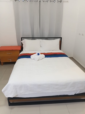 2 habitaciones, tabla de planchar con plancha y wifi gratis 