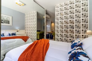 Iron/ironing board, free WiFi, bed sheets - AV203 - Beautiful Studio in Avanhandava Street (São Paulo)