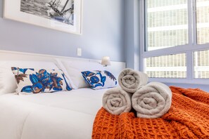 Ferros/tábuas de passar roupa, Wi-Fi de cortesia, roupa de cama