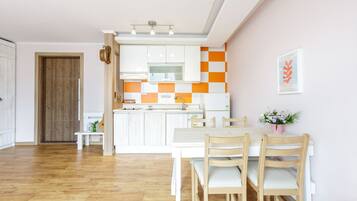 Condo (Carnelian, Max 2 People) | Private kitchenette | Full-size fridge, microwave, coffee/tea maker, electric kettle