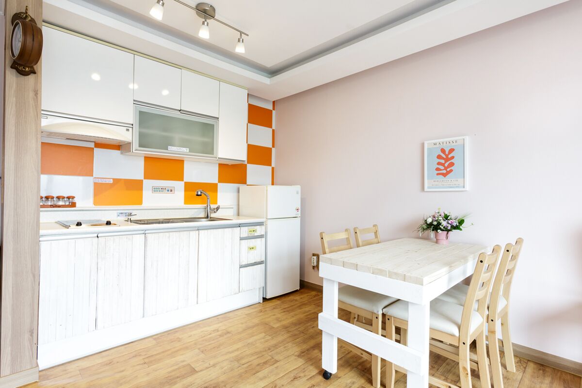 Condo (Carnelian, Max 2 People) | Private kitchenette | Full-size fridge, microwave, coffee/tea maker, electric kettle