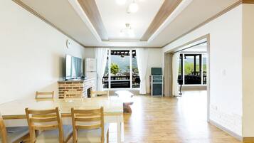 Condo (Ruby, Max 7 People) | Living area | Flat-screen TV, DVD player