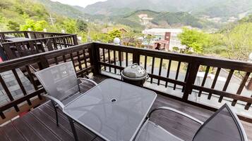 Condo (Amethyst, Max 2 People) | Terrace/patio