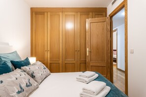 3 bedrooms, iron/ironing board, free WiFi, bed sheets - Waou Chamberi I - Alquiler Corta Duración (Madrid)
